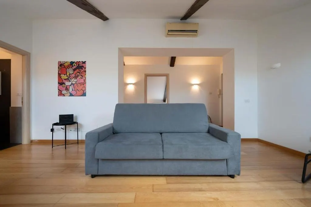 Cairoli Building By Dimorra Aparthotel Naples Italy